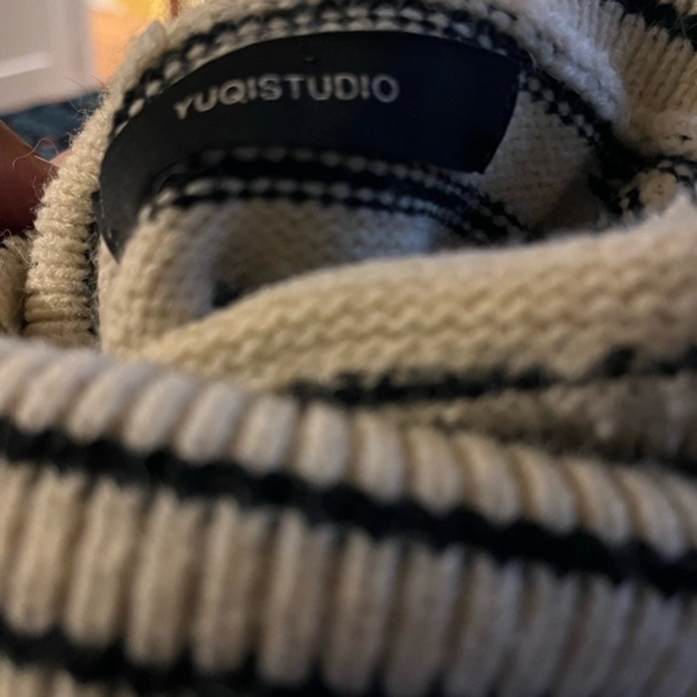 oversized wool handknit striped turtleneck - Picture 7 of 7